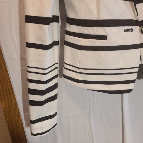 BCBGMAXAZARIA BLACK AND WHITE HORIZONTAL STRIPE BLAZER - Picture 3 of 6